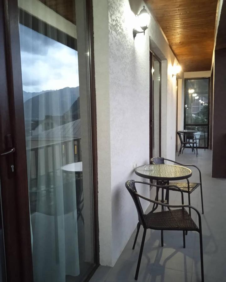 Elsada Hotell Kazbegi Eksteriør bilde