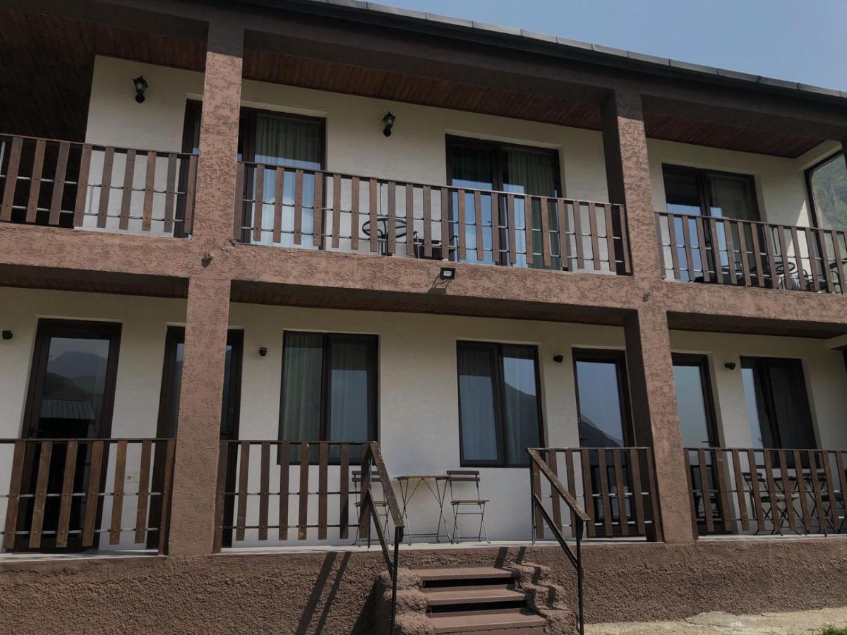 Elsada Hotell Kazbegi Eksteriør bilde