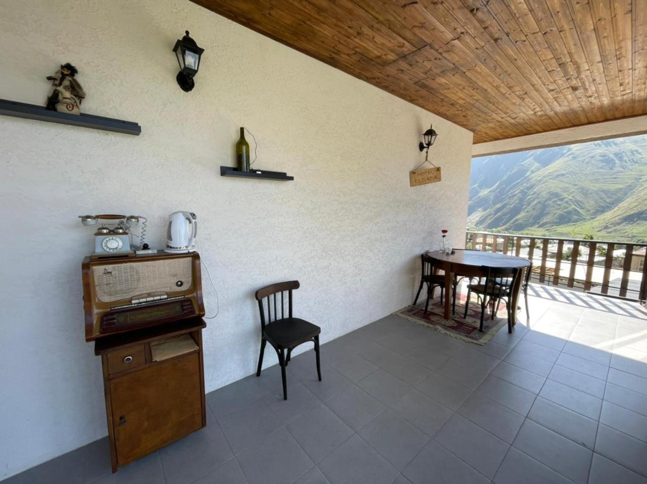 Elsada Hotell Kazbegi Rom bilde