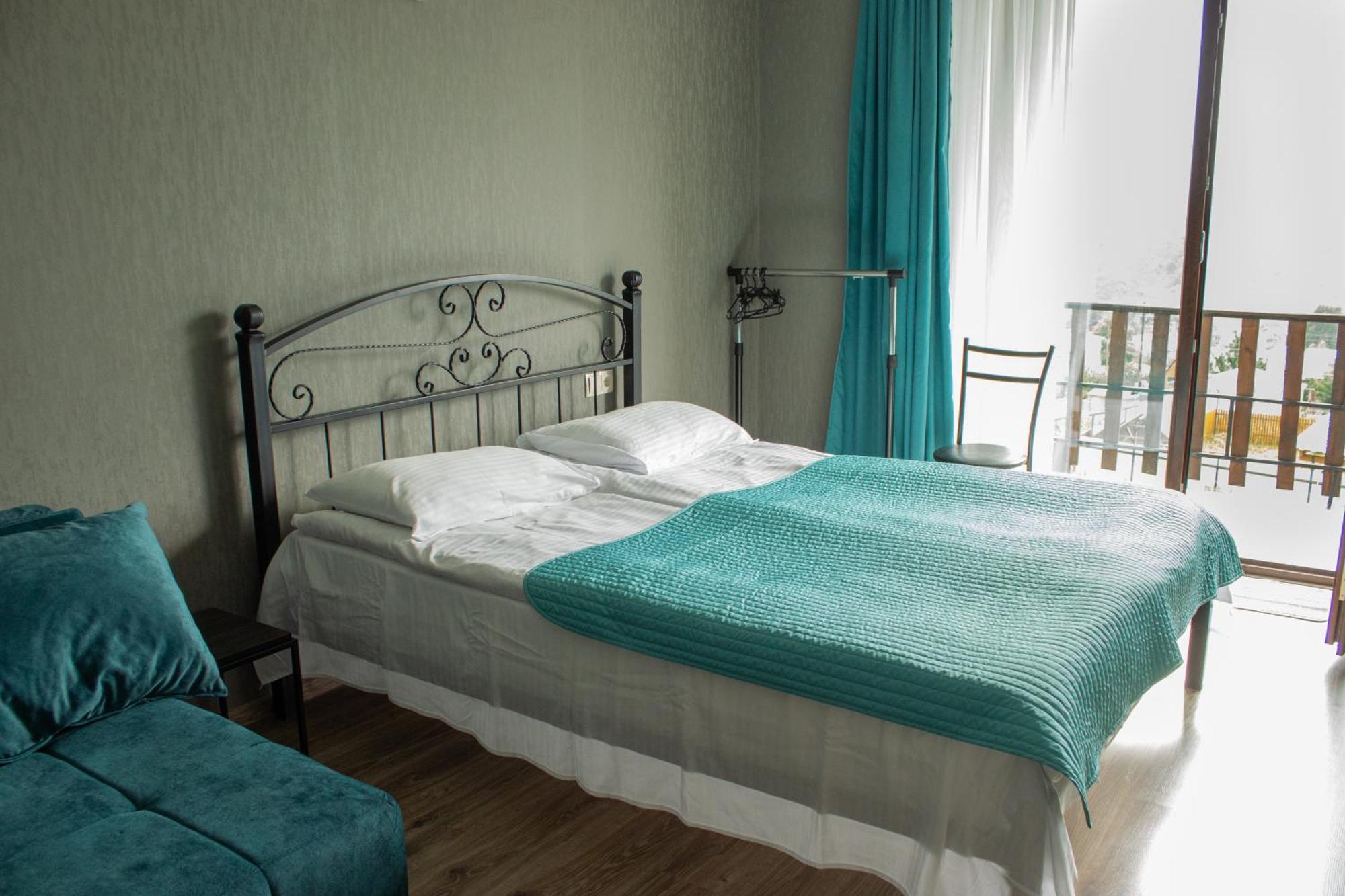Elsada Hotell Kazbegi Eksteriør bilde