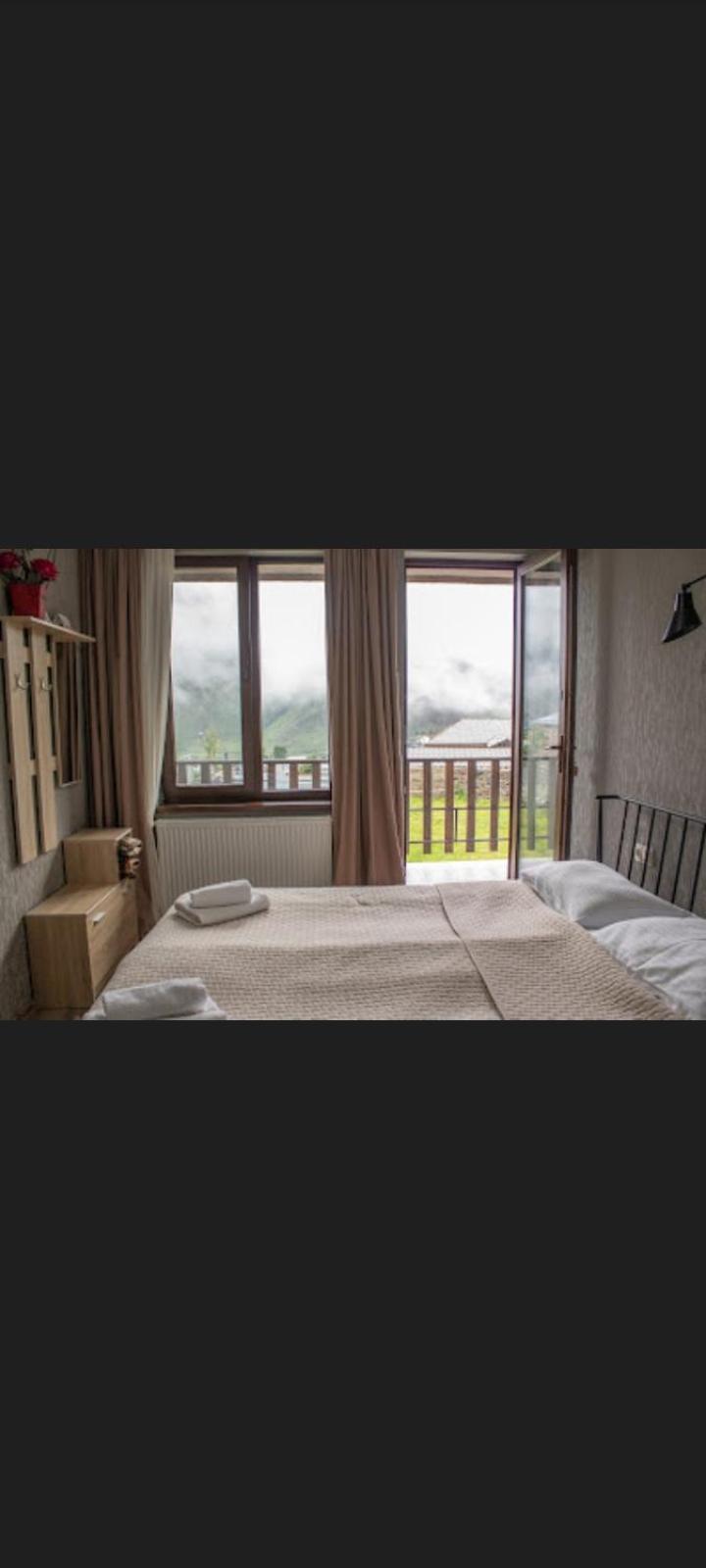 Elsada Hotell Kazbegi Eksteriør bilde